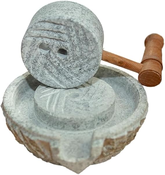 Retro Style Small Stone Mill Decorative Object Nostalgic Home Decoration Ornamental Small Ornaments, Ideal For Home Office Or Mini Garden Decoration（Excluding Shelves）