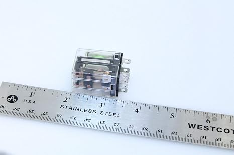 ALLEN BRADLEY 700-HF32A06 General Purpose, Blade-Style TERMINALS, 2 Pole, 50/60 HZ, Square Base, 12 A, 6 V AC, Relay