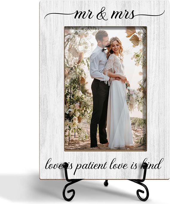 Mr and Mrs Picture Frame Couple Picture Frame, Wedding Gifts for Newlywed Couples, Wooden Photo Frame with Stand, 4"x6" Photo Frame for Tabletop Display, Home Office Desk Decor Shelf Display/XK91
