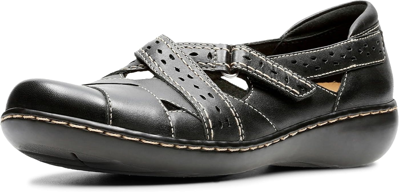 CLARKS Women's 26065650Slip-On Loafer
