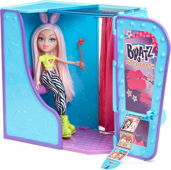 Bratz SelfieSnaps Photobooth with Doll